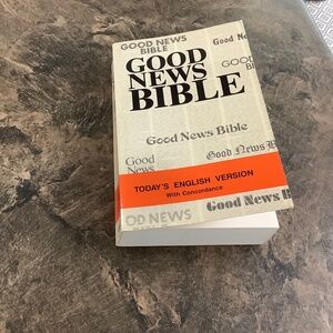 Vintage Good News Bible in excellent condition